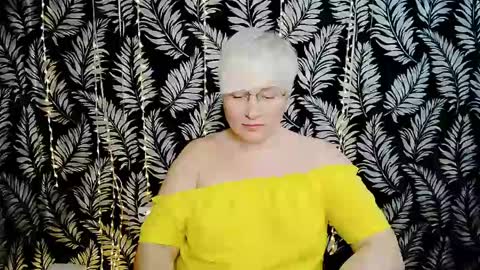 Snapshot of oliviaoskar_ chatting on May 25, 10:32 am Kelly online show from May 25, 10:32 am