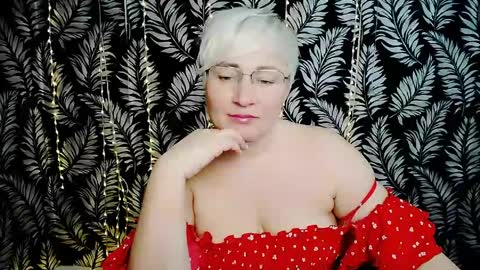 Snapshot of oliviaoskar_ chatting on May 29, 10:24 am Kelly online show from May 29, 10:24 am