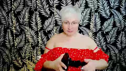 Snapshot of oliviaoskar_ chatting on June 7, 10:08 am Kelly online show from June 7, 10:08 am