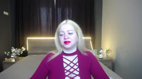 Snapshot of oliviaverr chatting on July 14, 12:00 pm Oliviaverr online show from July 14, 12:00 pm