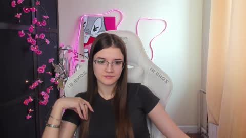 Olivia online show from March 6, 6:32 am