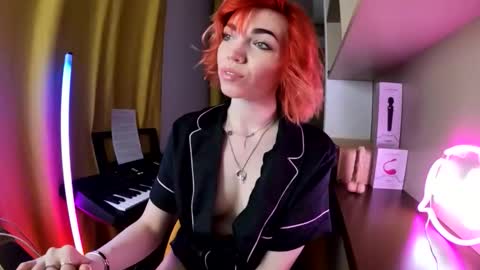 Snapshot of olivka_flower chatting on April 25, 8:39 pm Angelina Lina online show from April 25, 8:39 pm