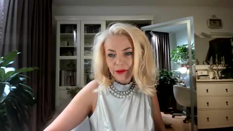 Snapshot of ollalla7 chatting on May 10, 7:52 pm ollalla7 online show from May 10, 7:52 pm