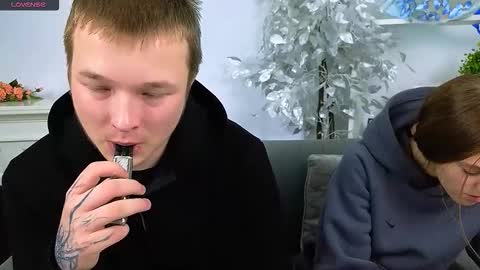 Olli and Stiw online show from November 18, 8:52 am