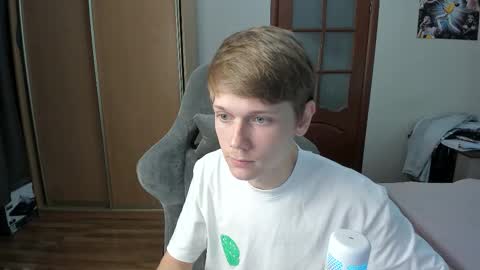 Oliver and Mira online show from November 17, 10:04 pm