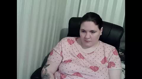 Snapshot of olyaandnetty chatting on November 11, 12:54 am OlyaAndNetty online show from November 11, 12:54 am