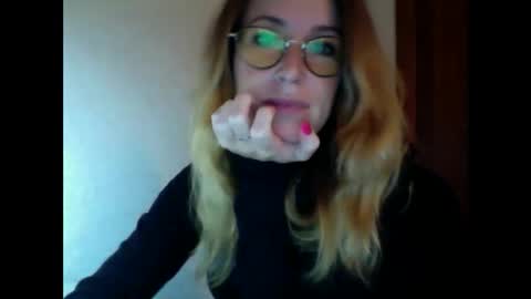 Snapshot of olyra11 chatting on October 9, 5:55 pm olyra11 online show from October 9, 5:55 pm