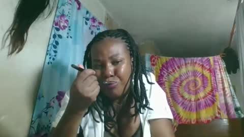 Snapshot of olyvienne90 chatting on January 9, 5:26 pm olyvienne90 online show from January 9, 5:26 pm