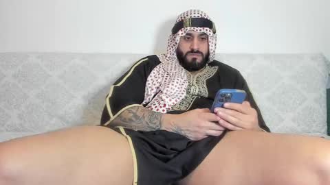 Snapshot of omar_xoxo chatting on December 27, 9:43 pm Omar online show from December 27, 9:43 pm