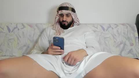 Snapshot of omar_xoxo chatting on January 10, 10:36 pm Omar online show from January 10, 10:36 pm