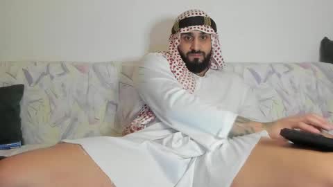 Snapshot of omar_xoxo chatting on January 11, 10:40 pm Omar online show from January 11, 10:40 pm