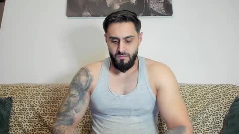 Snapshot of omar_xoxo chatting on January 19, 9:55 pm Omar online show from January 19, 9:55 pm