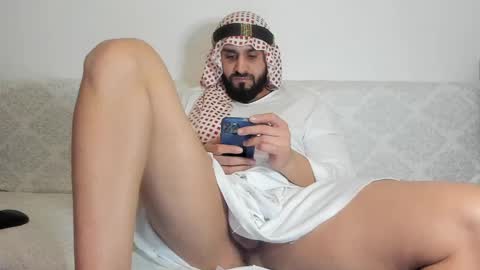 Snapshot of omar_xoxo chatting on January 26, 3:17 am Omar online show from January 26, 3:17 am