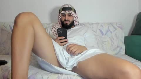 Snapshot of omar_xoxo chatting on September 10, 8:09 pm Omar online show from September 10, 8:09 pm