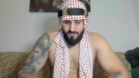 Snapshot of omar_xoxo chatting on October 2, 8:16 pm Omar online show from October 2, 8:16 pm