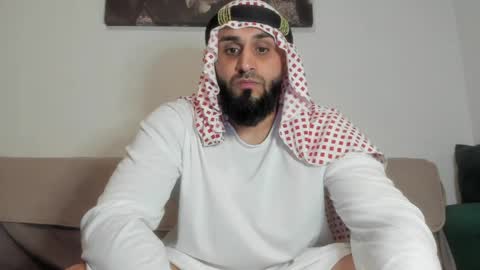Snapshot of omar_xoxo chatting on April 22, 8:39 am Omar online show from April 22, 8:39 am