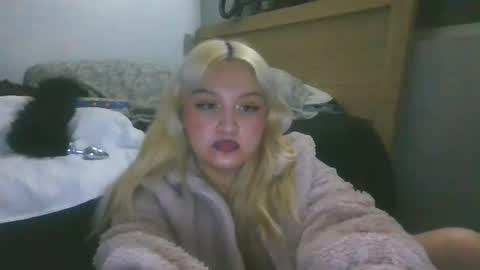 Snapshot of omathena11_11 chatting on January 11, 9:47 am omathena11_11 online show from January 11, 9:47 am