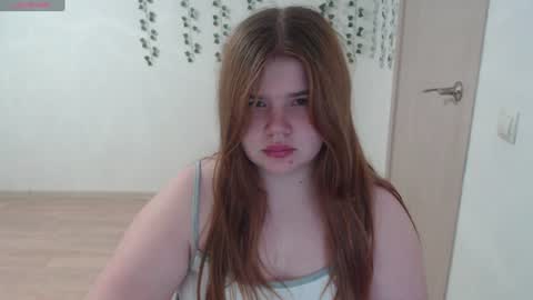 Snapshot of omellyoo chatting on August 4, 6:32 pm MellY online show from August 4, 6:32 pm