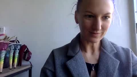 omilk online show from December 1, 5:57 pm