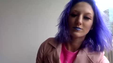 omilk online show from December 12, 6:42 pm