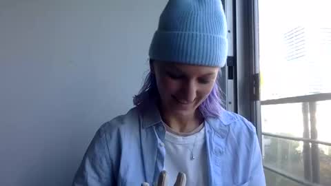 omilk online show from December 20, 5:08 pm