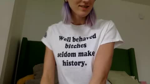 omilk online show from December 22, 8:58 pm