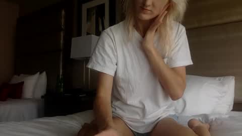 omilk online show from September 22, 11:51 pm