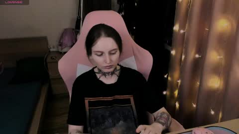 on_yxxx online show from April 2, 8:39 pm