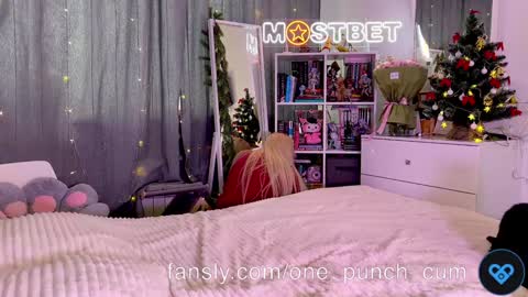 couple Lu sexy chick in middle and Jimmyblonde our friend Brianglasses online show from December 31, 10:04 am