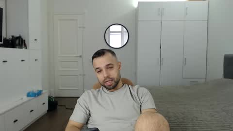 onebestlover online show from April 5, 8:44 am