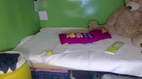 Wyn Will serve you and be your slave online show from December 10, 8:30 am