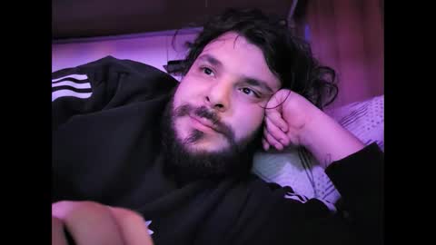 Snapshot of onecrew1 chatting on December 10, 12:39 am onecrew1 online show from December 10, 12:39 am