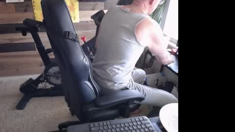 Snapshot of onekinkydilf chatting on February 10, 3:53 pm Kinky DILF needs ORDERS online show from February 10, 3:53 pm