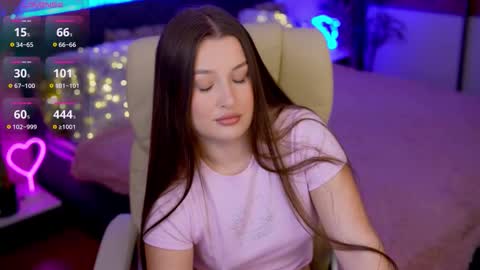 L A Y A online show from November 10, 10:58 am