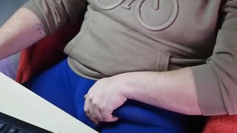 Snapshot of onemanmafia chatting on February 5, 5:17 pm OneManMafia online show from February 5, 5:17 pm