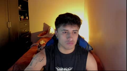 Snapshot of onemore_cum chatting on April 28, 3:33 am YIN MIGUEL online show from April 28, 3:33 am