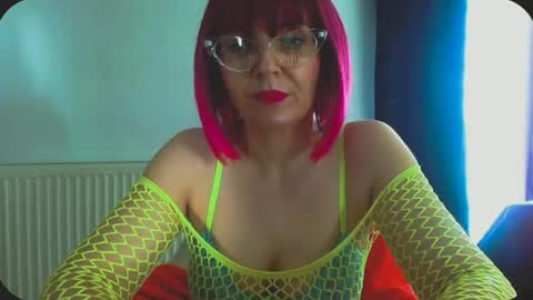 Snapshot of onemoreblonde chatting on June 25, 10:53 am Nicol online show from June 25, 10:53 am