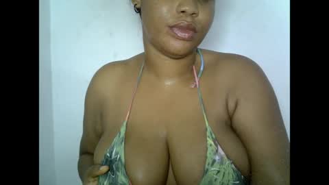 Snapshot of oneofdbestchubbygaloncb chatting on May 1, 2:27 am oneofdbestchubbygaloncb online show from May 1, 2:27 am