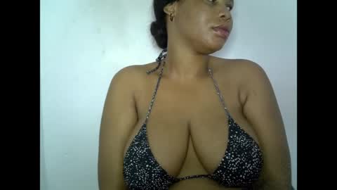 Snapshot of oneofdbestchubbygaloncb chatting on May 1, 4:11 pm oneofdbestchubbygaloncb online show from May 1, 4:11 pm