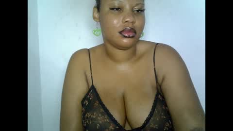 Snapshot of oneofdbestchubbygaloncb chatting on May 9, 2:28 am oneofdbestchubbygaloncb online show from May 9, 2:28 am