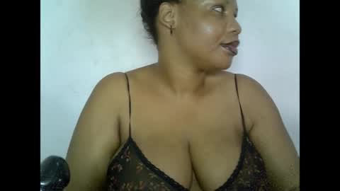 Snapshot of oneofdbestchubbygaloncb chatting on May 17, 3:52 pm oneofdbestchubbygaloncb online show from May 17, 3:52 pm