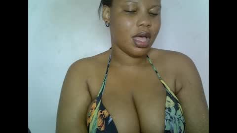 Snapshot of oneofdbestchubbygaloncb chatting on May 18, 4:07 am oneofdbestchubbygaloncb online show from May 18, 4:07 am