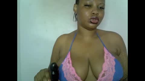 Snapshot of oneofdbestchubbygaloncb chatting on May 21, 4:25 pm oneofdbestchubbygaloncb online show from May 21, 4:25 pm