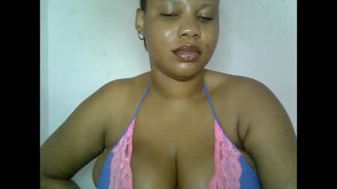 Snapshot of oneofdbestchubbygaloncb chatting on May 28, 4:59 pm oneofdbestchubbygaloncb online show from May 28, 4:59 pm