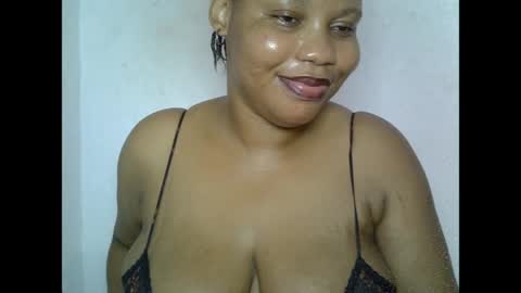 Snapshot of oneofdbestchubbygaloncb chatting on June 1, 6:15 am oneofdbestchubbygaloncb online show from June 1, 6:15 am