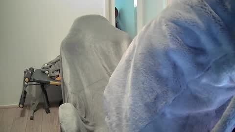 onesieboyx online show from December 5, 12:14 pm