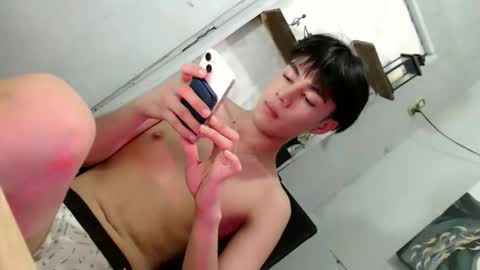 Snapshot of only_mau chatting on March 25, 12:11 pm MAU online show from March 25, 12:11 pm