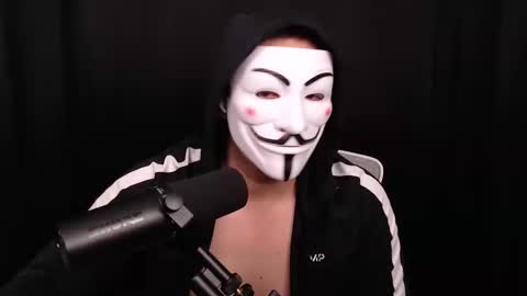 Snapshot of onlycosplayguy chatting on November 2, 10:23 pm Dante online show from November 2, 10:23 pm