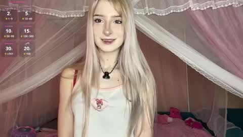Snapshot of onlyeva1 chatting on May 25, 8:42 am Eva online show from May 25, 8:42 am