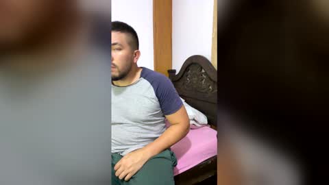 Snapshot of onlyfree_sexx chatting on May 25, 4:18 am Sebastian online show from May 25, 4:18 am